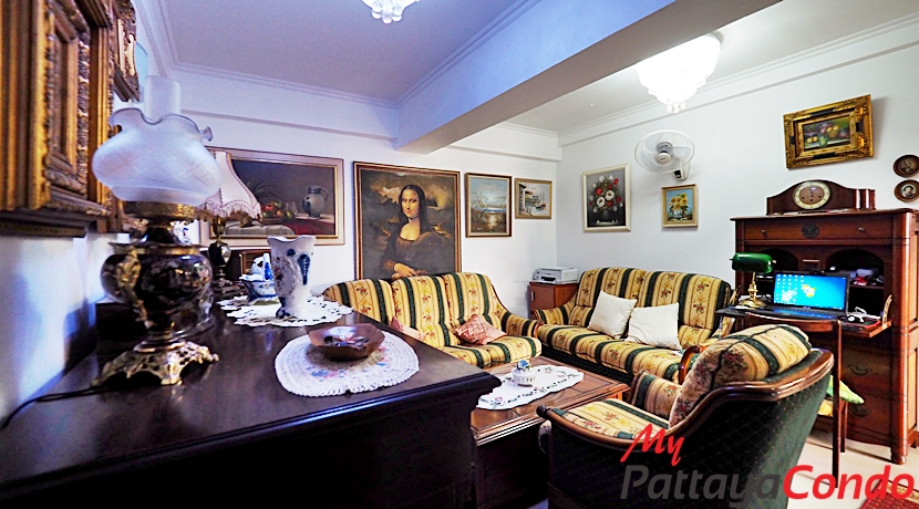 Center Condotel Pattaya Condo For Sale - CTRC01