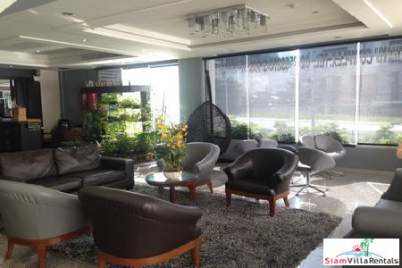 Witthayu Complex | Great Price Large Two Bedroom Condo near Chitlom