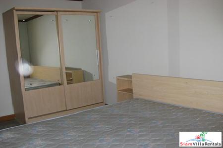 Witthayu Complex | Great Price Large Two Bedroom Condo near Chitlom