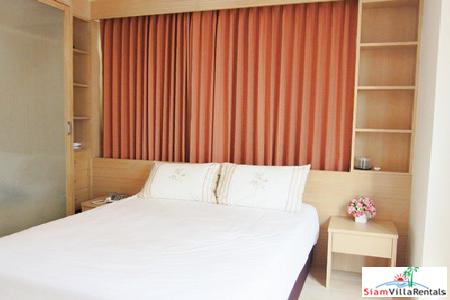 Excellent location 1 bed plus 1 working room in Sathorn. Life at Sathorn 10.