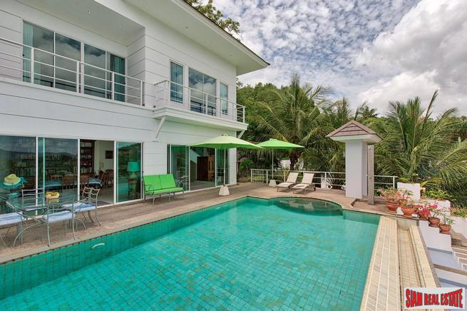 Villa in Kathu by Roominger