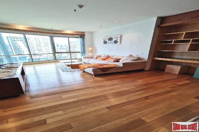 The Lakes | Modern One Bedroom Luxury Condo for Rent with Views next to Benchakiti Park, Asoke