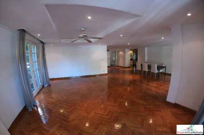 Navin Mansion | Boutique Apartment Block of only 8 Units in Tropical Grounds at Yan Nawa - Pets Allowed