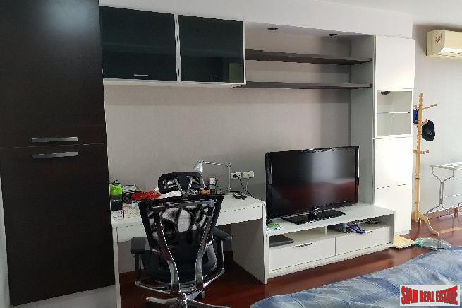 Sukhumvit City Resort Condo | Bright and Sunny Two Bedroom for Rent with Garden Views on Sukhumvit 11
