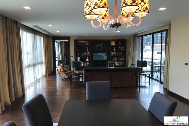 The Grand Villa | Stylish Extra Large Two Bedroom within Walking Distance to BTS Ekkamai