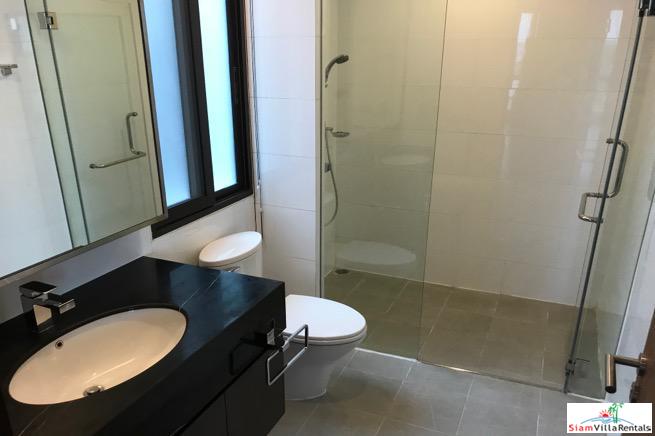 The Grand Villa | Stylish Extra Large Two Bedroom within Walking Distance to BTS Ekkamai