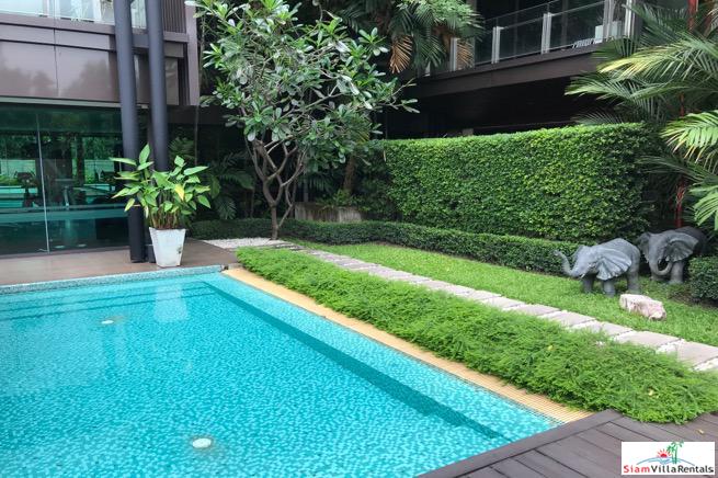 The Grand Villa | Stylish Extra Large Two Bedroom within Walking Distance to BTS Ekkamai
