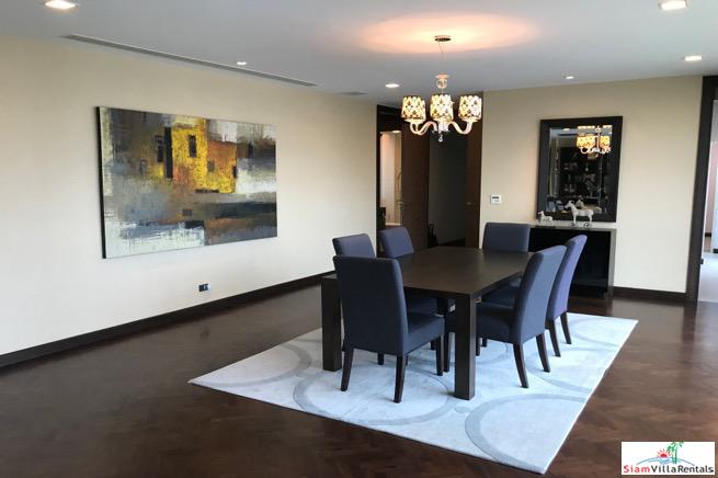 The Grand Villa | Stylish Extra Large Two Bedroom within Walking Distance to BTS Ekkamai