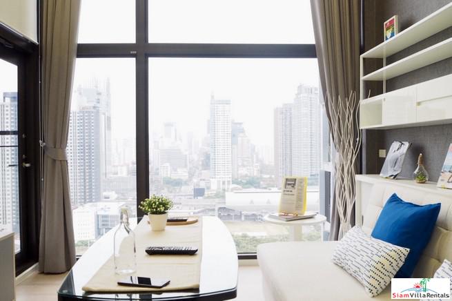 Chewathai Residence Asoke | Cozy Modern One Bedroom Duplex for Rent in Phra Ram 9