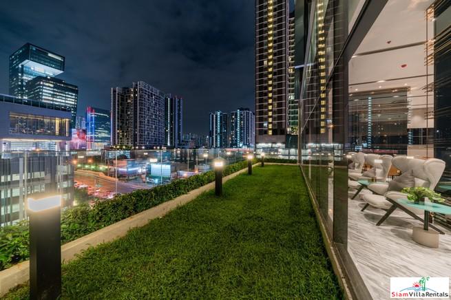 Chewathai Residence Asoke | Cozy Modern One Bedroom Duplex for Rent in Phra Ram 9