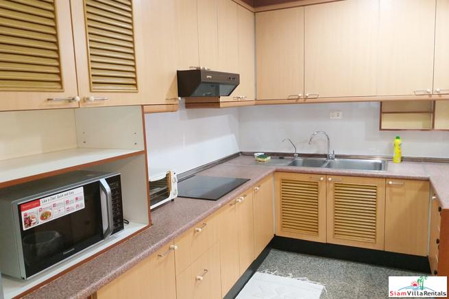 Baan Suan Petch | Roomy Two Bedroom Condo Good for Small Family in Phrom Phong