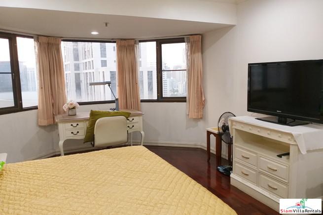 Baan Suan Petch | Roomy Two Bedroom Condo Good for Small Family in Phrom Phong