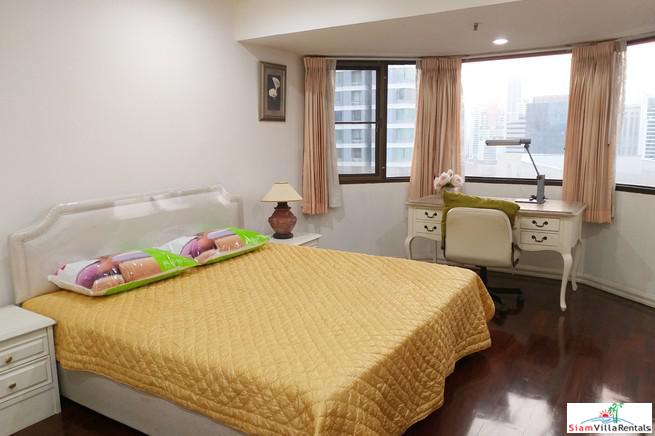 Baan Suan Petch | Roomy Two Bedroom Condo Good for Small Family in Phrom Phong