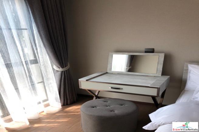 Na Vara Residence | Bright and Sunny One Bedroom Pool View Condo for Rent in Chit Lom