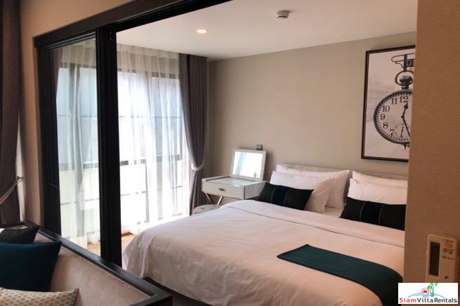 Na Vara Residence | Bright and Sunny One Bedroom Pool View Condo for Rent in Chit Lom