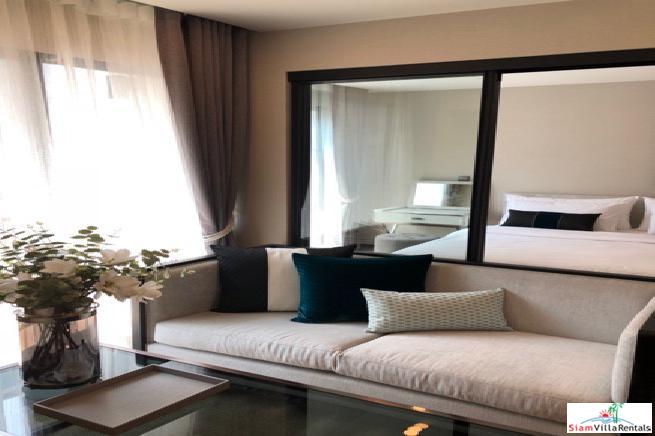 Na Vara Residence | Bright and Sunny One Bedroom Pool View Condo for Rent in Chit Lom