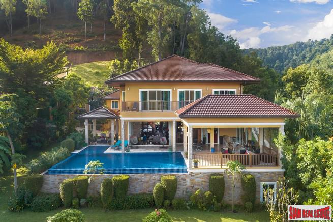 Villa in Kathu by Roominger