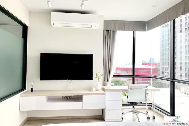 RHYTHM Ekkamai | Large Modern Two Bedroom Corner for Rent in New Condo