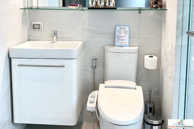 RHYTHM Ekkamai | Large Modern Two Bedroom Corner for Rent in New Condo