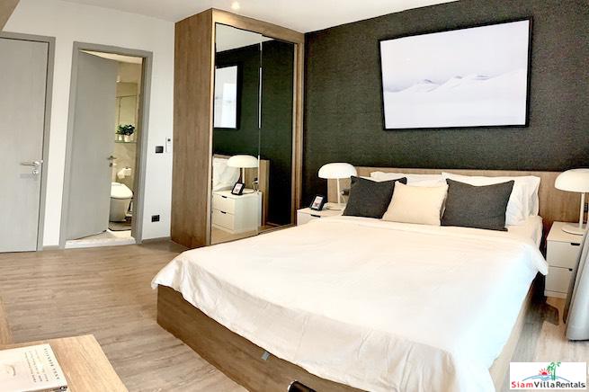 RHYTHM Ekkamai | Large Modern Two Bedroom Corner for Rent in New Condo