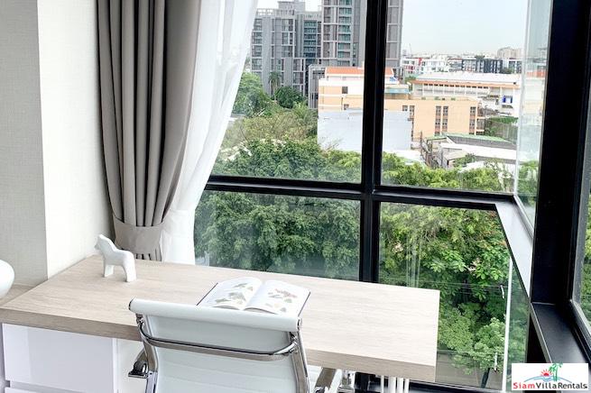 RHYTHM Ekkamai | Large Modern Two Bedroom Corner for Rent in New Condo