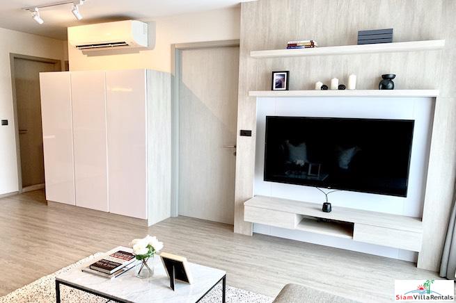 RHYTHM Ekkamai | Large Modern Two Bedroom Corner for Rent in New Condo