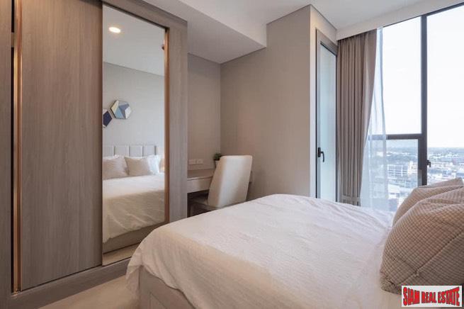 Siamese Exclusive Queens | Two Bedroom with Panoramic City Views for Rent in Sukhumvit 16 Area of Bangkok
