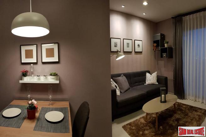 Rhythm Sukhumvit 36 | Comfortable One Bedroom Thong Lo Condo for Rent with City & Pool Views