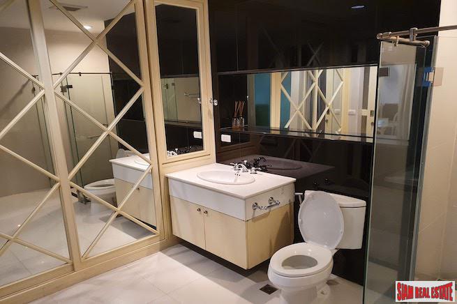 Address Chidlom | Extra Large One Bedroom with City Views for Rent
