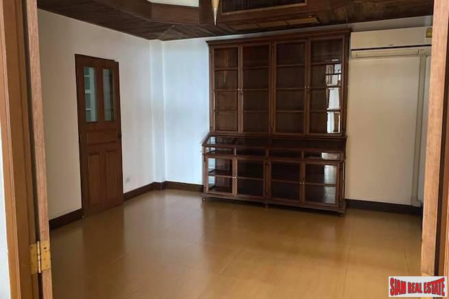Four Bedroom Pet Friendly House for Rent Near BTS National Stadium