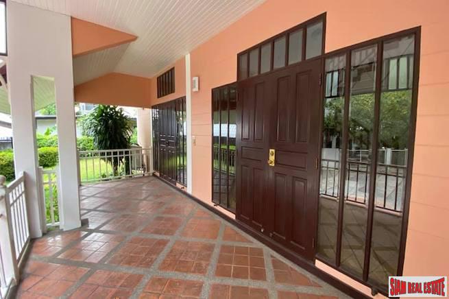 Four Bedroom Pet Friendly House for Rent Near BTS National Stadium