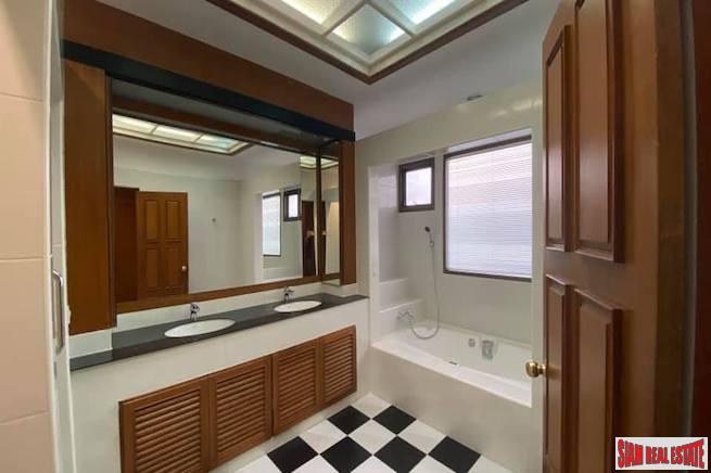 Four Bedroom Pet Friendly House for Rent Near BTS National Stadium
