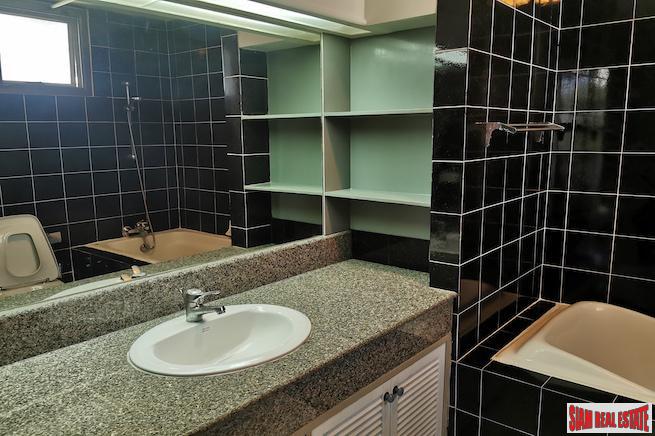 Spacious Two Bedroom Apartment for Rent with Two Balconies in Low Density Building - Phrom Phong