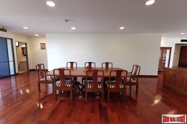 Spacious Two Bedroom Apartment for Rent with Two Balconies in Low Density Building - Phrom Phong