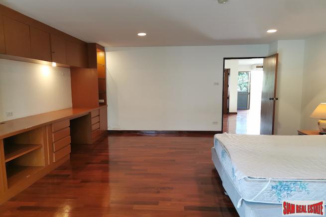 Spacious Two Bedroom Apartment for Rent with Two Balconies in Low Density Building - Phrom Phong