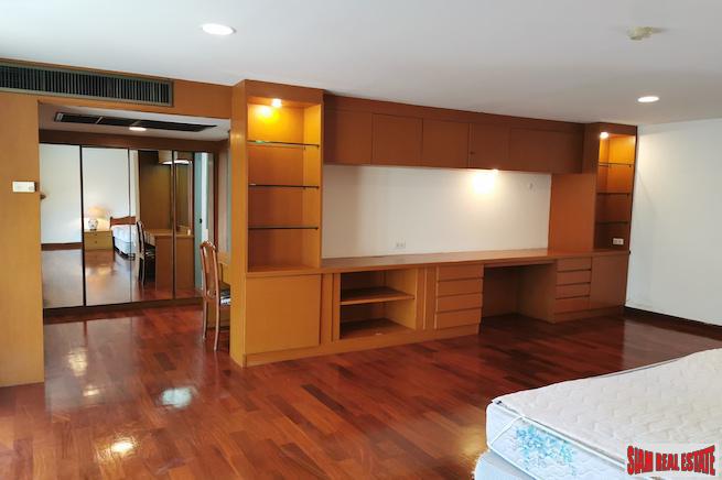 Spacious Two Bedroom Apartment for Rent with Two Balconies in Low Density Building - Phrom Phong