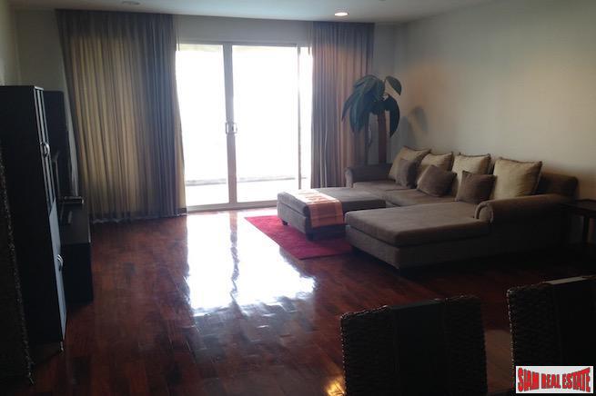 Wilshire | Large Two Bedroom Condo for Rent Close to BTS Phrom Phong
