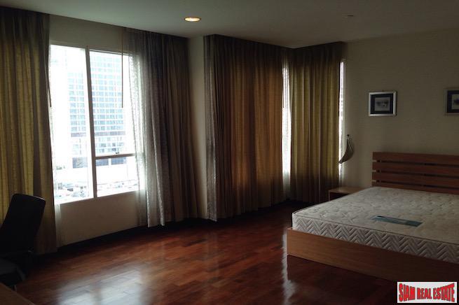 Wilshire | Large Two Bedroom Condo for Rent Close to BTS Phrom Phong