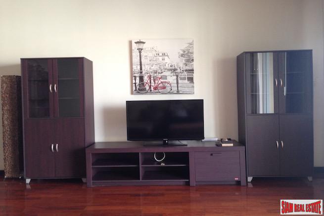 Wilshire | Large Two Bedroom Condo for Rent Close to BTS Phrom Phong