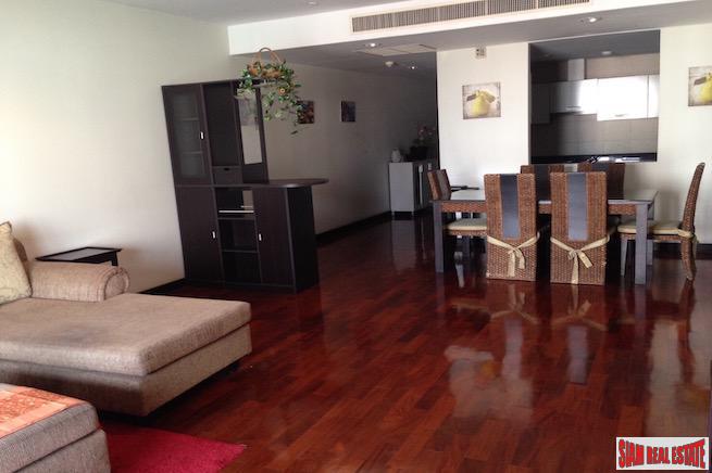 Wilshire | Large Two Bedroom Condo for Rent Close to BTS Phrom Phong