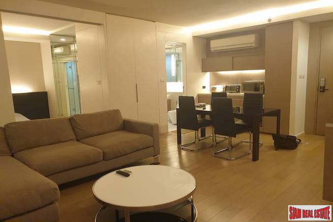 Mode Sukhumvit 61 | Big One Bedroom for Rent in a Low Rise Building Near BTS Ekkamai