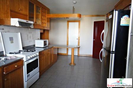 D.S. Tower I | Spacious Three Bedroom Condo for Rent on Sukhumvit 33