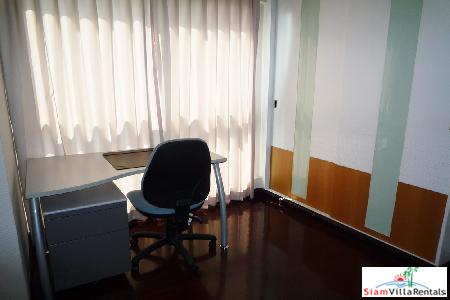 Paholyothin Place | Stunning 3 bedroom, 3 bath 135 sqm. Condo for Rent only 2 Minutes Walk to Ari BTS Station
