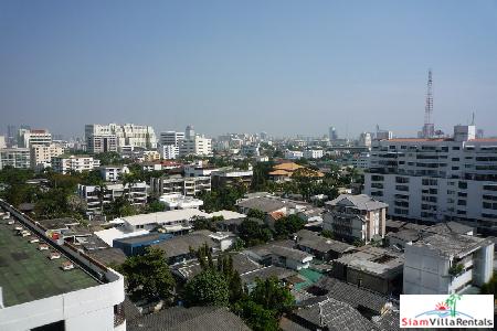 Paholyothin Place | Stunning 3 bedroom, 3 bath 135 sqm. Condo for Rent only 2 Minutes Walk to Ari BTS Station