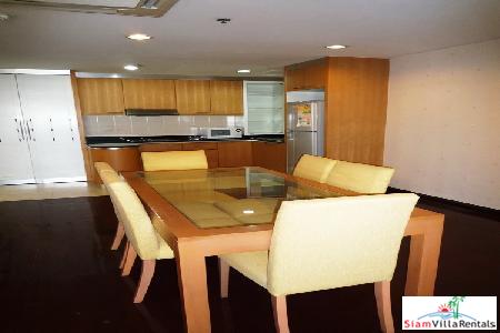 Paholyothin Place | Stunning 3 bedroom, 3 bath 135 sqm. Condo for Rent only 2 Minutes Walk to Ari BTS Station
