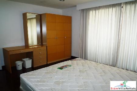 Paholyothin Place | Stunning 3 bedroom, 3 bath 135 sqm. Condo for Rent only 2 Minutes Walk to Ari BTS Station