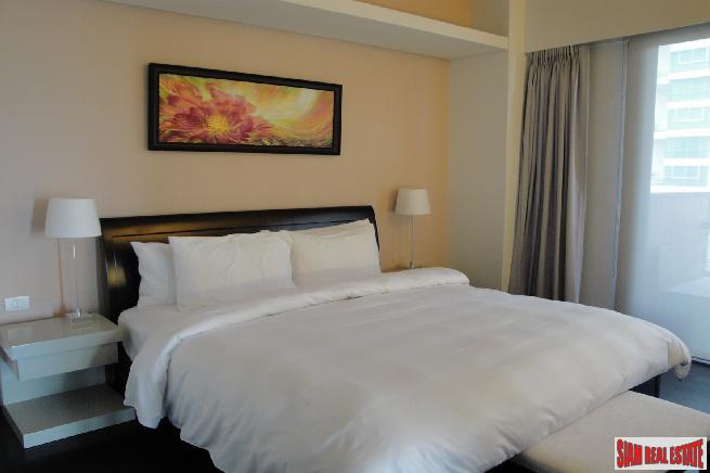 RENTED Two Minutes Walk To Radjadamri BTS Station,