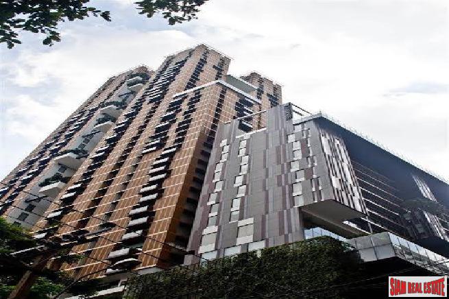 RENTED Two Minutes Walk To Radjadamri BTS Station,