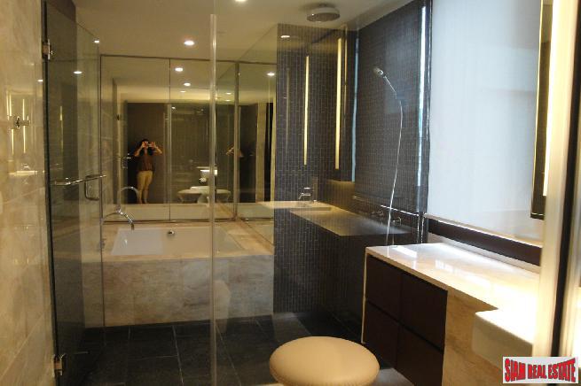 RENTED Two Minutes Walk To Radjadamri BTS Station,