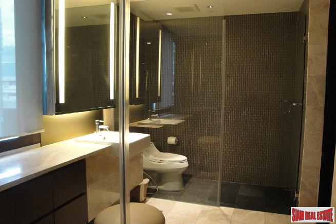 RENTED Two Minutes Walk To Radjadamri BTS Station,